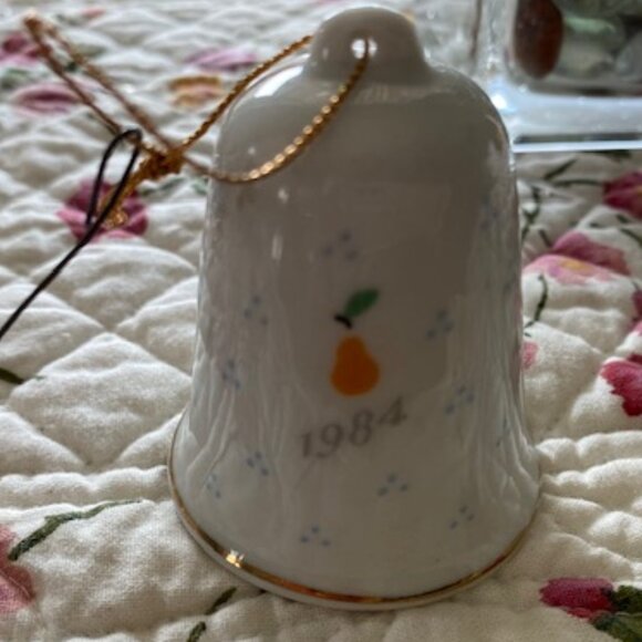 Lot of 9 VINTAGE CHRISTMAS BELLS * Porcelain & Ceramic & CLOISSOINE ~ - Picture 14 of 16